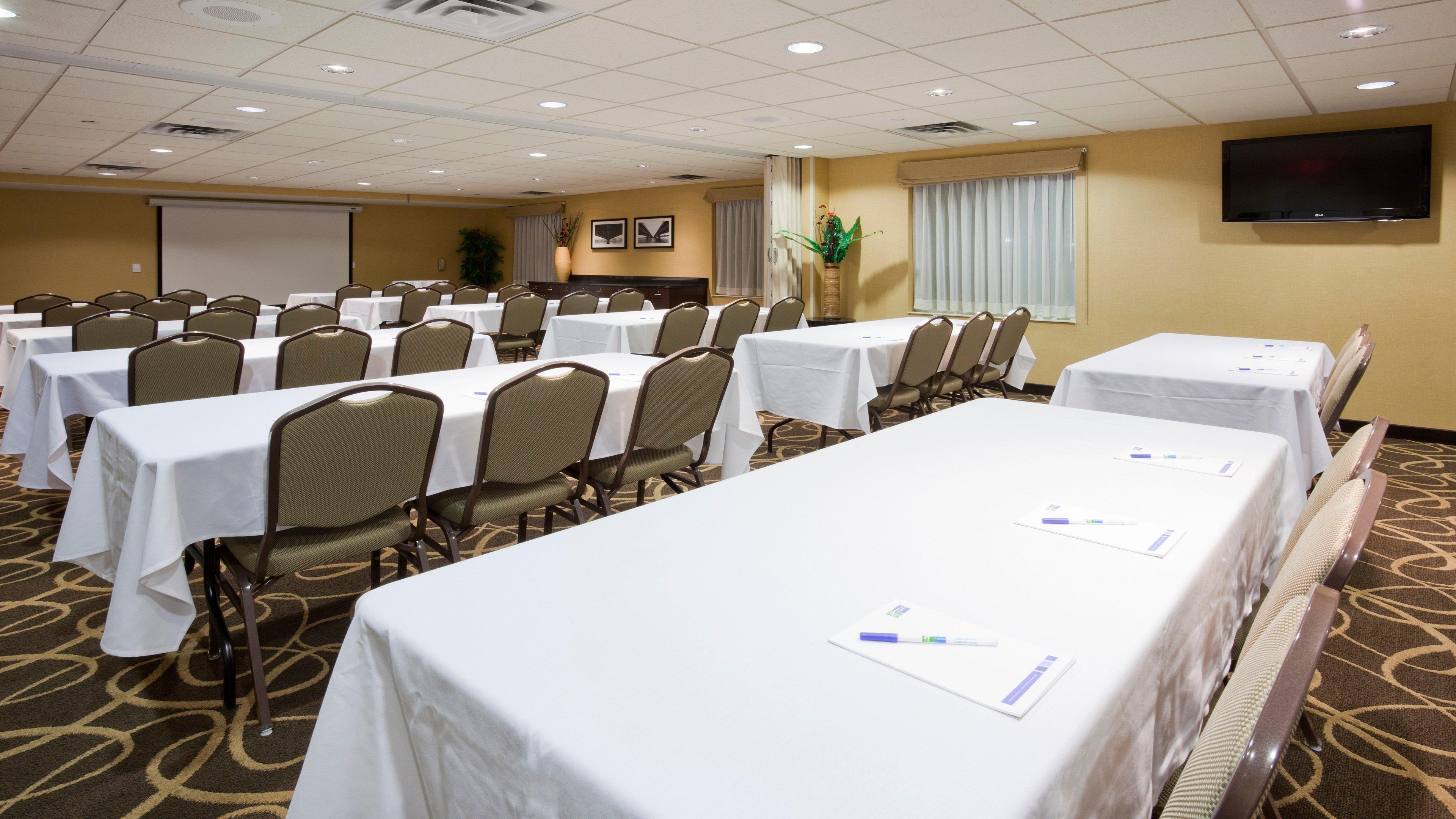 Holiday Inn Express Hotel & Suites Rogers By Ihg Exterior foto